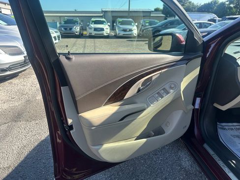 Used 2014 Buick LaCrosse Leather w/ Driver Confidence Package FWD image 11