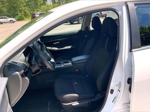 Used 2024 Nissan Sentra SV FWD image 10