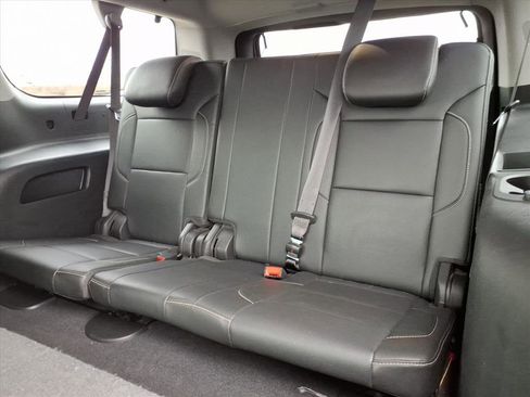 Used 2020 Chevrolet Suburban LT image 8