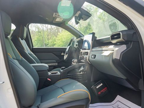 New 2025 Toyota Tacoma Trailhunter image 9