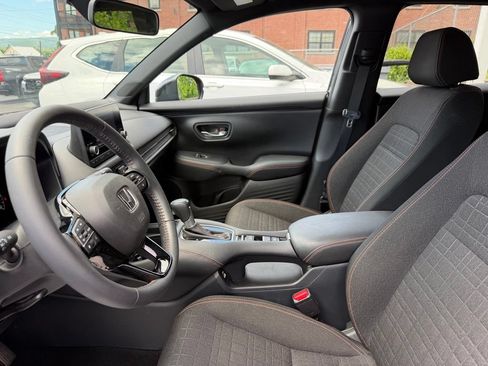 Used 2023 Honda HR-V Sport image 7
