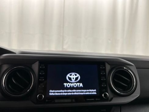 Used 2023 Toyota Tacoma TRD Sport AWD/4WD image 13