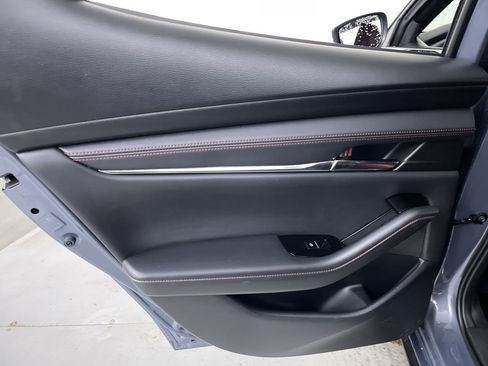 Used 2024 MAZDA MAZDA3 s image 19