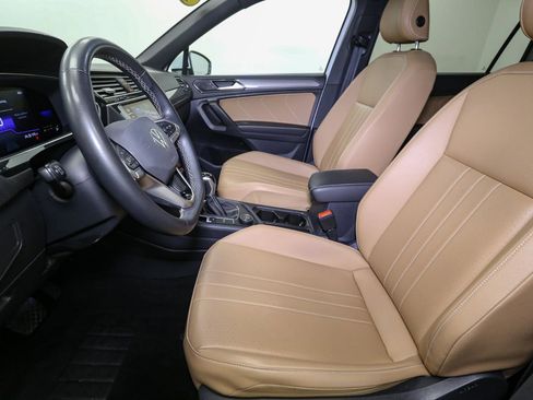 Certified 2022 Volkswagen Tiguan SE w/ Panoramic Sunroof Package image 46