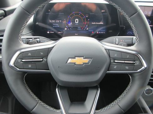 New 2026 Chevrolet Traverse LT w/ Sun and Wheel Package image 23