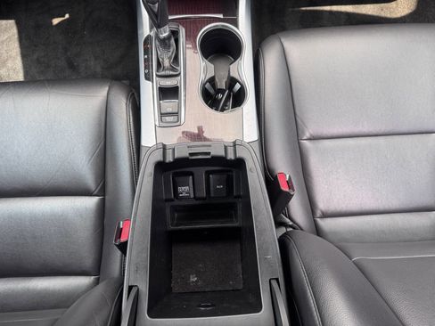 Used 2017 Acura TLX FWD image 18