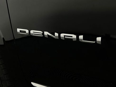 Used 2025 GMC Yukon Denali image 13
