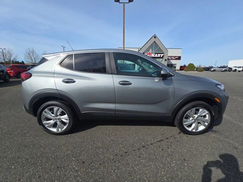 Used 2025 Buick Encore GX Preferred AWD/4WD image 2