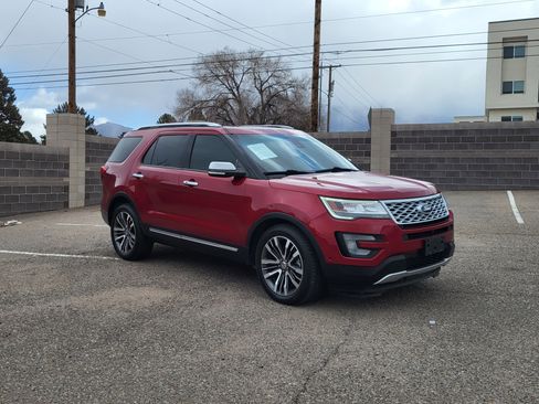 Used 2017 Ford Explorer Platinum image 7