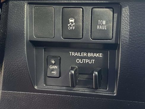 Used 2018 Toyota Tundra Limited AWD/4WD image 27