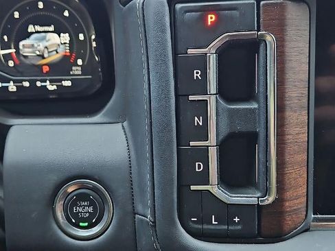 Used 2024 GMC Yukon XL Denali Ultimate AWD/4WD image 29