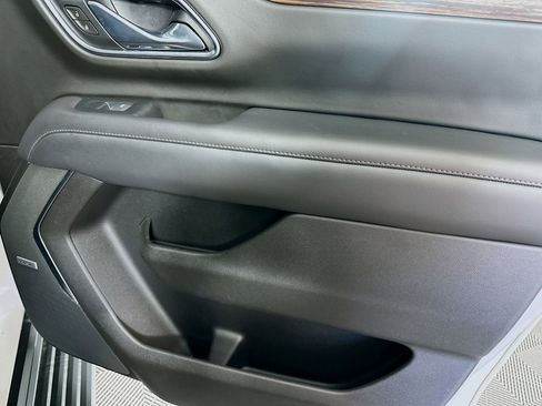 Used 2021 Chevrolet Suburban High Country image 33