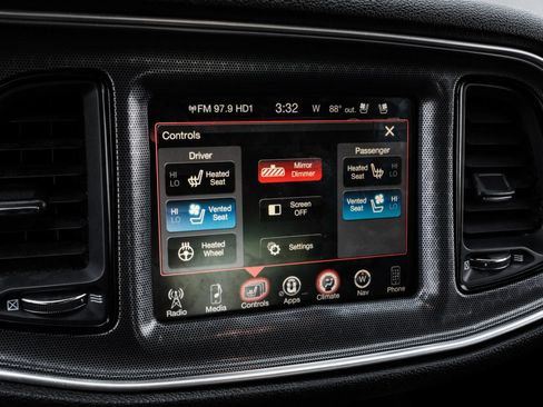 Used 2015 Dodge Challenger R/T Plus RWD image 26