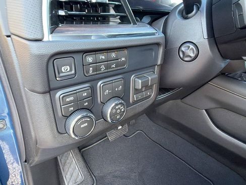 New 2026 Chevrolet Suburban Premier w/ Sun And Tow Package AWD/4WD image 22
