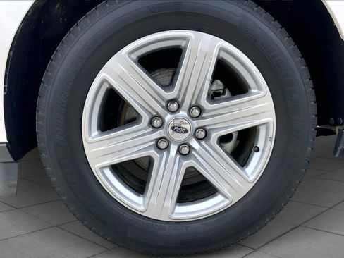 Used 2018 Ford Expedition XLT w/ Equipment Group 202A image 10