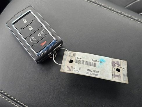 New 2023 Jeep Grand Cherokee Overland w/ Advanced Protech Group III image 29