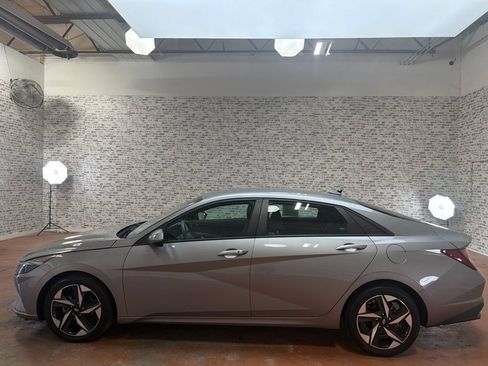 Certified 2023 Hyundai Elantra SEL w/ Convenience Package FWD image 4