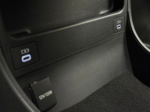 Used 2023 Toyota bZ4X Limited image 26