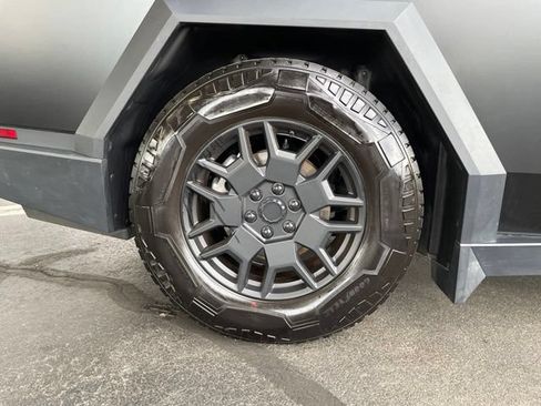 Used 2024 Tesla Cybertruck Cyberbeast AWD/4WD image 32