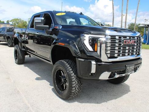 Used 2024 GMC Sierra 2500 Denali w/ Denali Reserve Package image 16
