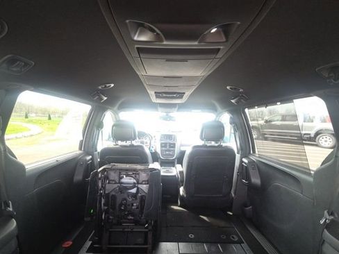 Used 2019 Dodge Grand Caravan GT image 13