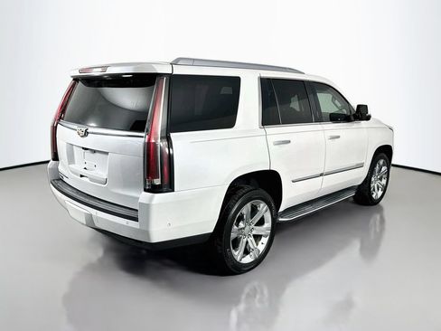 Used 2020 Cadillac Escalade Premium Luxury AWD/4WD image 7