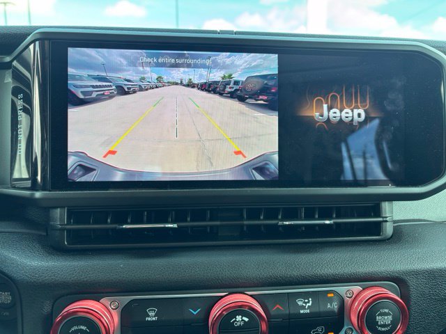 Used 2025 Jeep Gladiator Sport AWD/4WD image 15