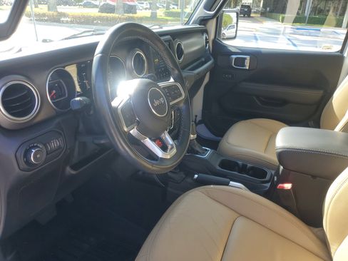 Used 2019 Jeep Wrangler Unlimited Rubicon image 19
