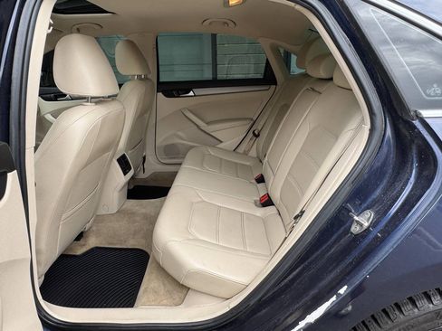 Used 2015 Volkswagen Passat TDI SE FWD image 26