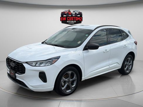 Used 2023 Ford Escape ST-Line w/ Equipment Group 301A FWD image 3