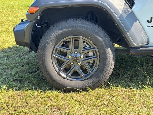 Certified 2024 Jeep Wrangler Sport S image 10
