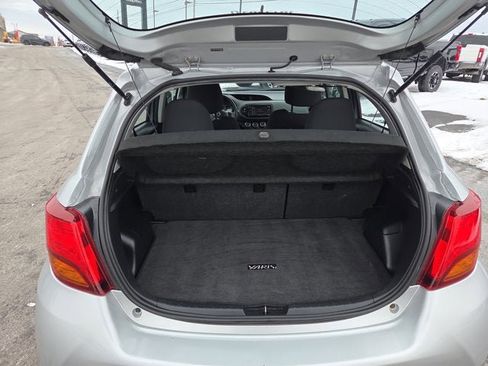 Used 2017 Toyota Yaris L image 12