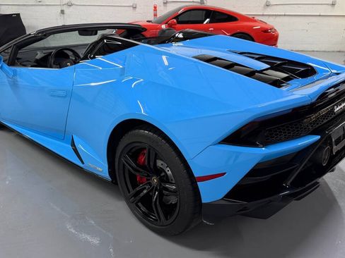 Used 2020 Lamborghini Huracan EVO RWD image 23