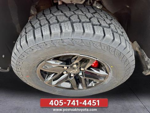 Used 2020 Chevrolet Silverado 1500 Custom Trail Boss w/ Custom Convenience Package AWD/4WD image 23