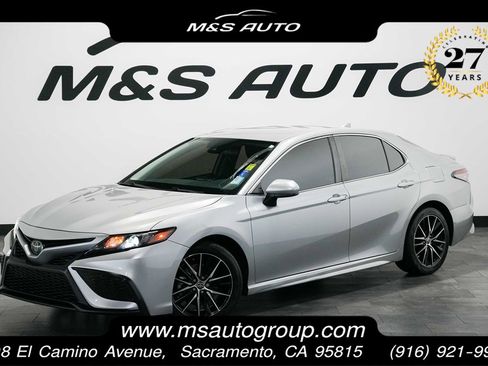 Used 2021 Toyota Camry SE FWD image 1