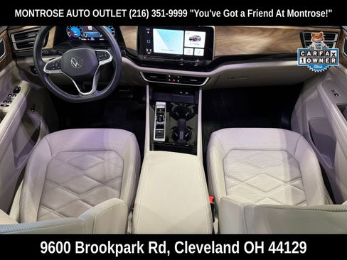 Used 2024 Volkswagen Atlas SE w/ Panoramic Sunroof Package AWD/4WD image 2
