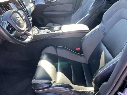 Used 2019 Volvo S60 T8 R-Design image 20