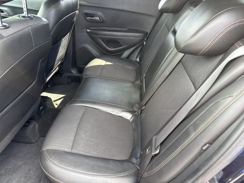 Used 2022 Chevrolet Trax LT w/ Driver Confidence Package AWD/4WD image 11