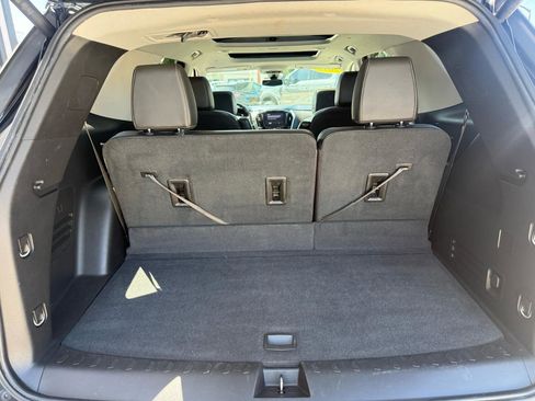 Used 2020 Chevrolet Traverse LT w/ LT Premium Package AWD/4WD image 22