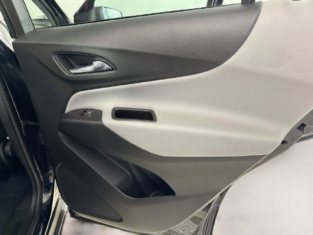 Used 2021 Chevrolet Equinox LS w/ LPO, Blackout Package AWD/4WD image 27