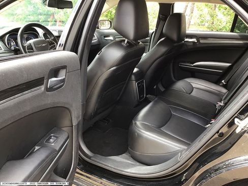 Used 2022 Chrysler 300 Touring L image 12