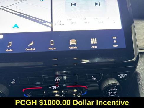 Used 2024 Jeep Grand Cherokee Limited w/ Black Appearance Package image 18