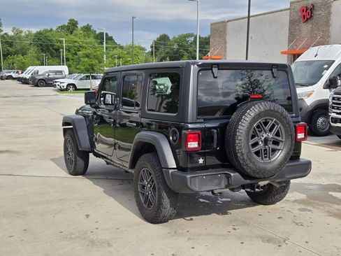 Used 2024 Jeep Wrangler Unlimited Sport AWD/4WD image 4