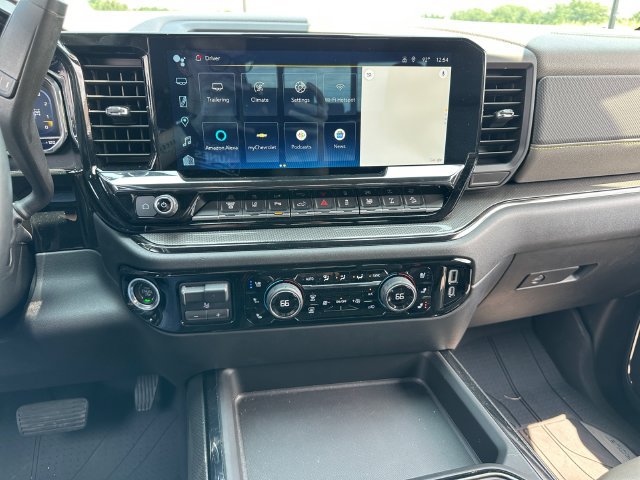 Used 2024 Chevrolet Silverado 2500 ZR2 w/ Technology Package AWD/4WD image 31