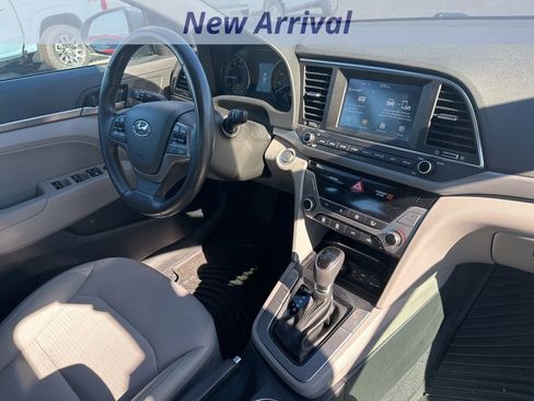 Used 2017 Hyundai Elantra SE w/ SE A/T Tech Package 03 image 7