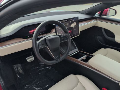 Used 2023 Tesla Model S Standard Range image 33