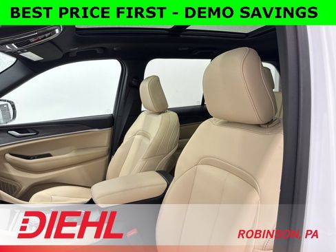 New 2025 Jeep Grand Cherokee Limited w/ Black Appearance Package image 20