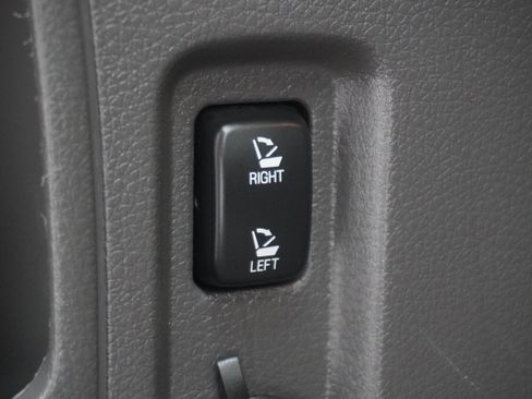 Used 2013 Ford Edge SEL FWD image 23