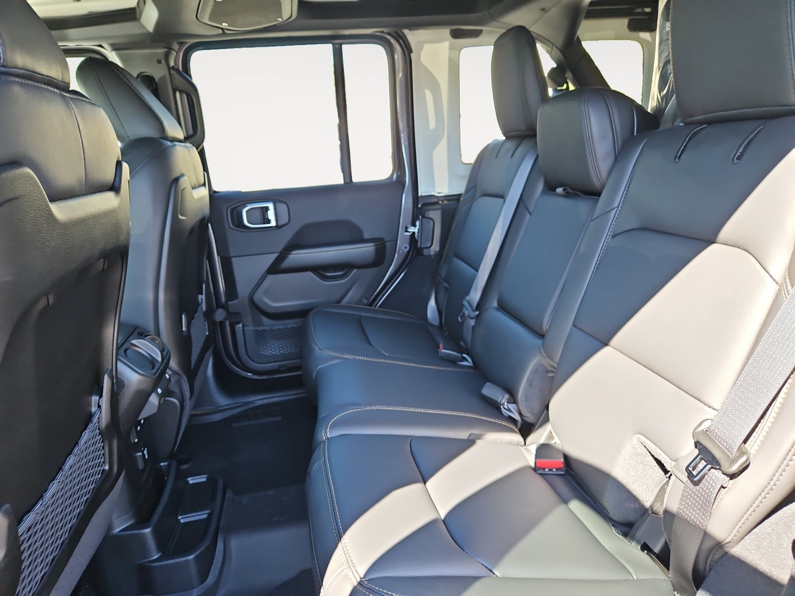 New 2027 Jeep Wrangler Unlimited Sahara AWD/4WD image 13