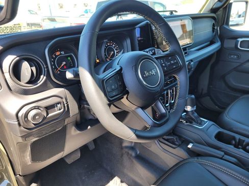 Used 2025 Jeep Wrangler Unlimited Rubicon 392 AWD/4WD image 12